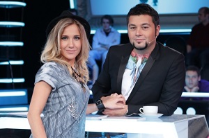 Юлия Ковальчук и Алексей Чумаков стали ведущими нового проекта канала «Ю» — «Кто сверху?»